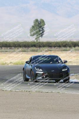 media/Sep-15-2024-Speed Ventures (Sun) [[7a54f7ed2f]]/Black Group/Session 1 (Outside Grapevine)/